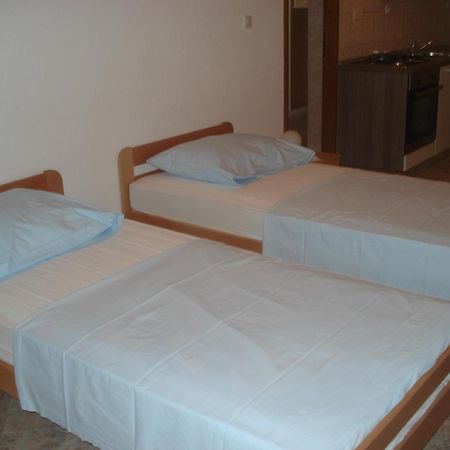 Guest House Karevic Хвар Стая снимка