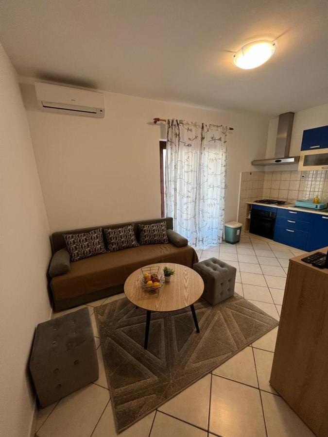 Guest House Karevic Хвар Екстериор снимка
