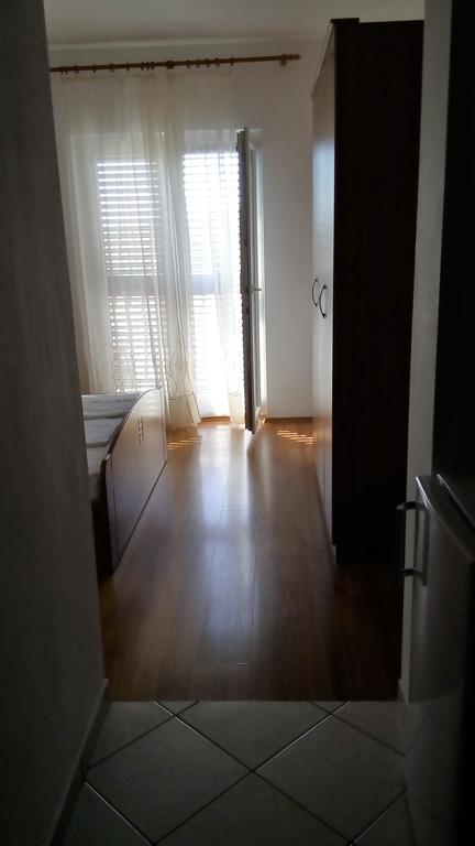 Guest House Karevic Хвар Екстериор снимка