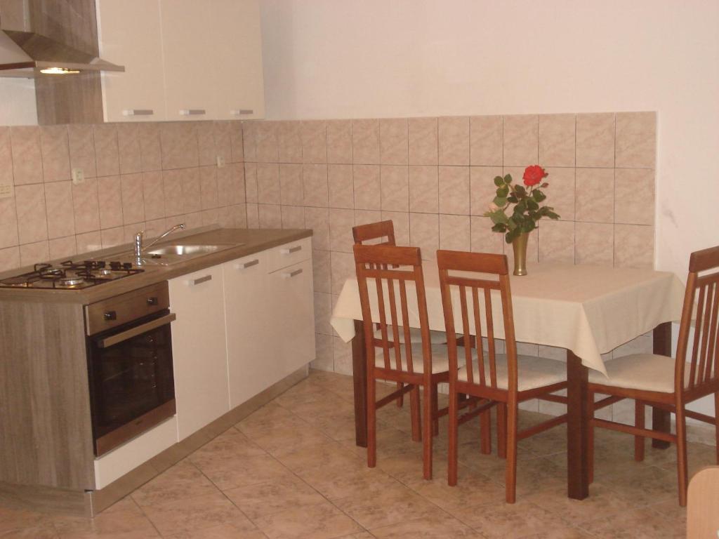 Guest House Karevic Хвар Стая снимка